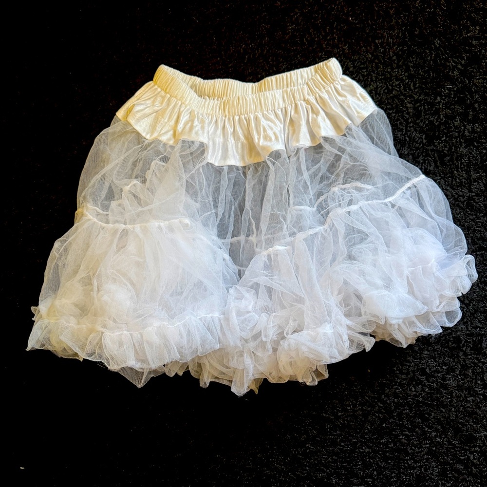 Elegant White Tulle Tutu Skirt NWOT